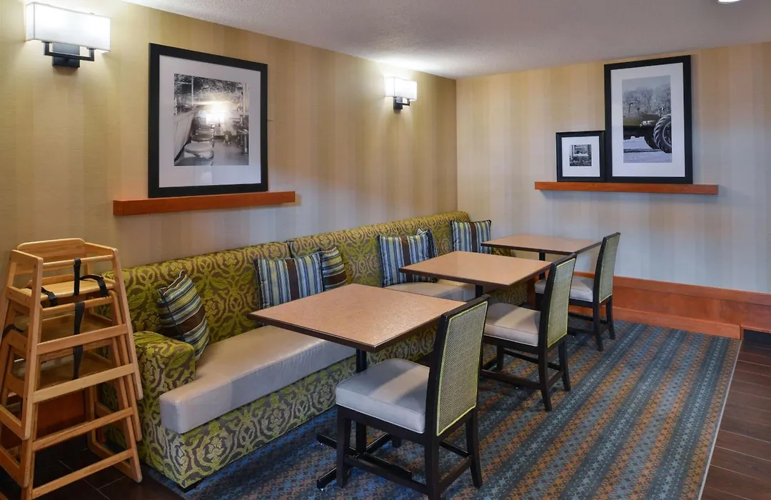 Hampton Inn & Suites By Hilton Calgary University Nw-1