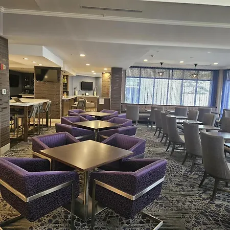 Hilton Garden Inn Calgary Airport-3
