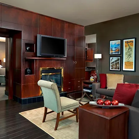 Sheraton Suites Calgary Eau Claire-3
