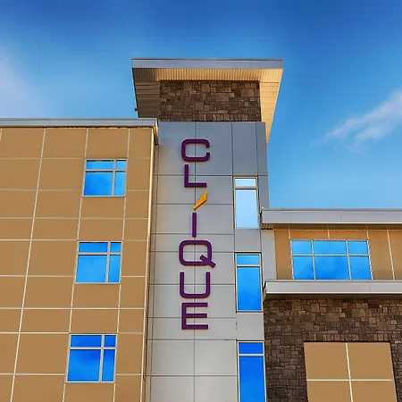 Hotel Clique Calgary Airport-3