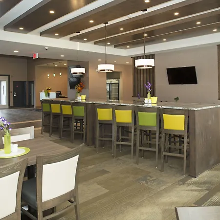 Wingate By Wyndham Calgary Airport-2