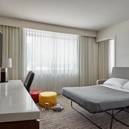 Calgary Airport Marriott In-Terminal Hotel-3